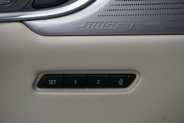 Used 2025 WHITE Cadillac FWD Premium Luxury image 20