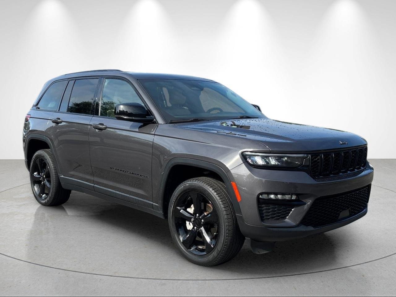 Used 2023 Baltic Gray Metallic Clearcoat Jeep Limited image 7