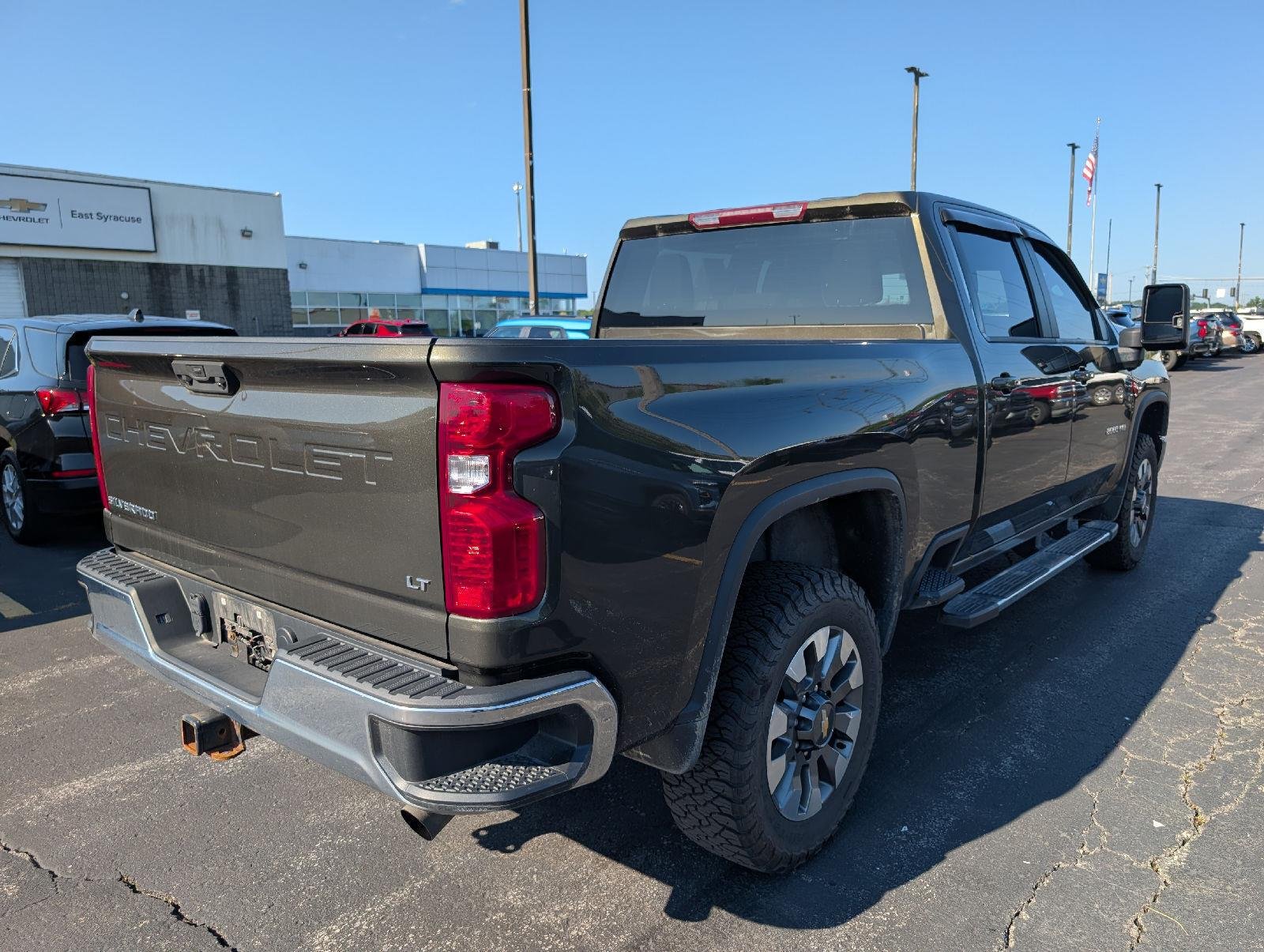 Used 2022 Greenstone Metallic Chevrolet LT image 8