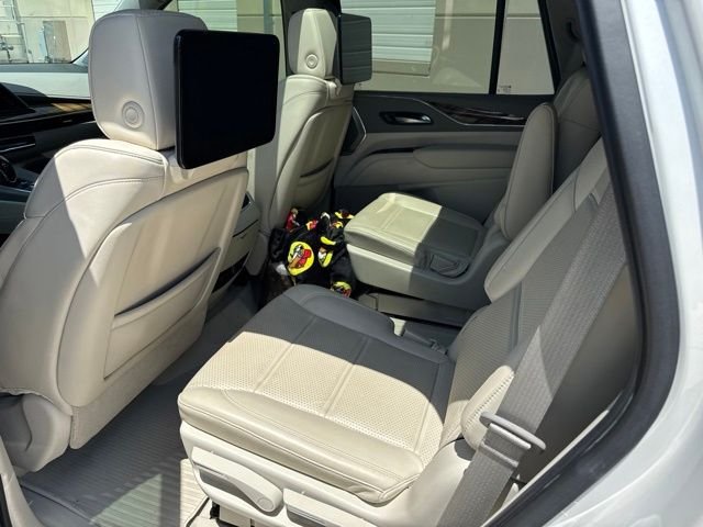 Used 2021 White Cadillac Sport Platinum image 9