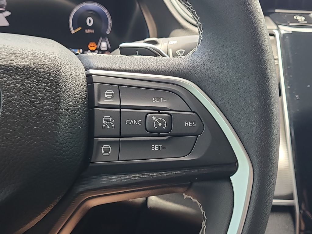Used 2025 White Jeep Laredo X image 20