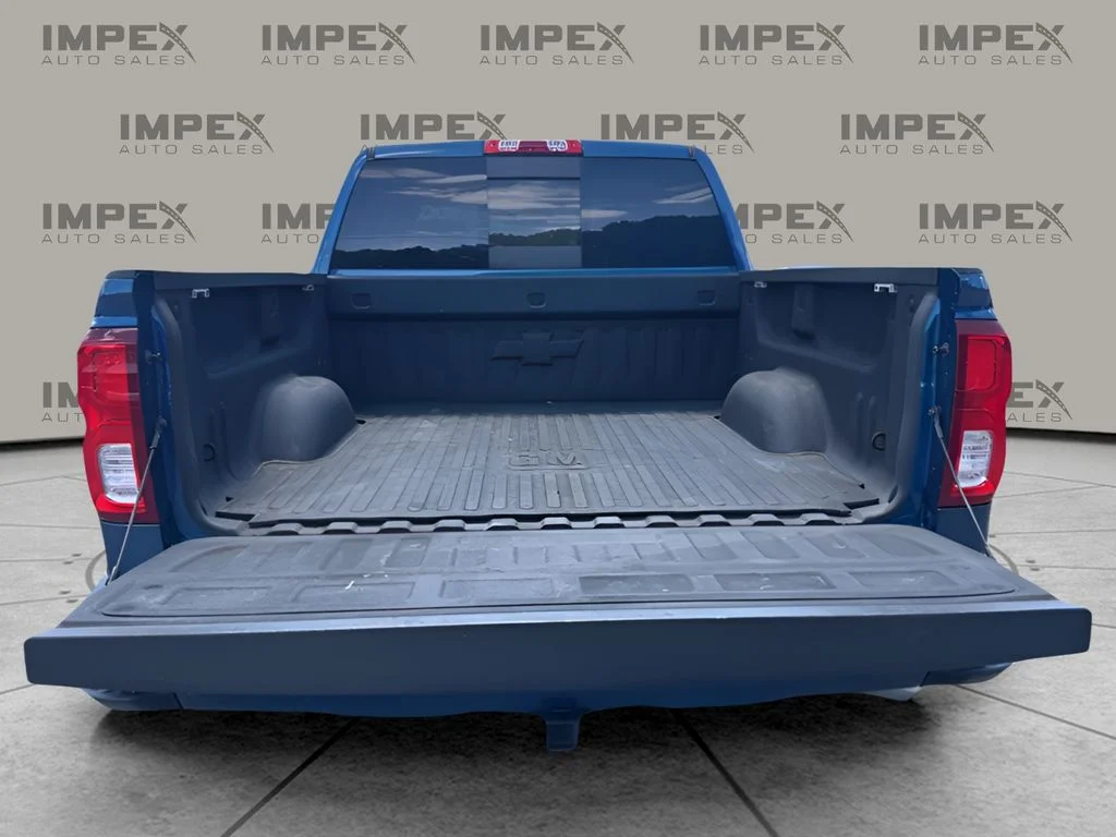 Used 2018 Blue Chevrolet High Country image 31