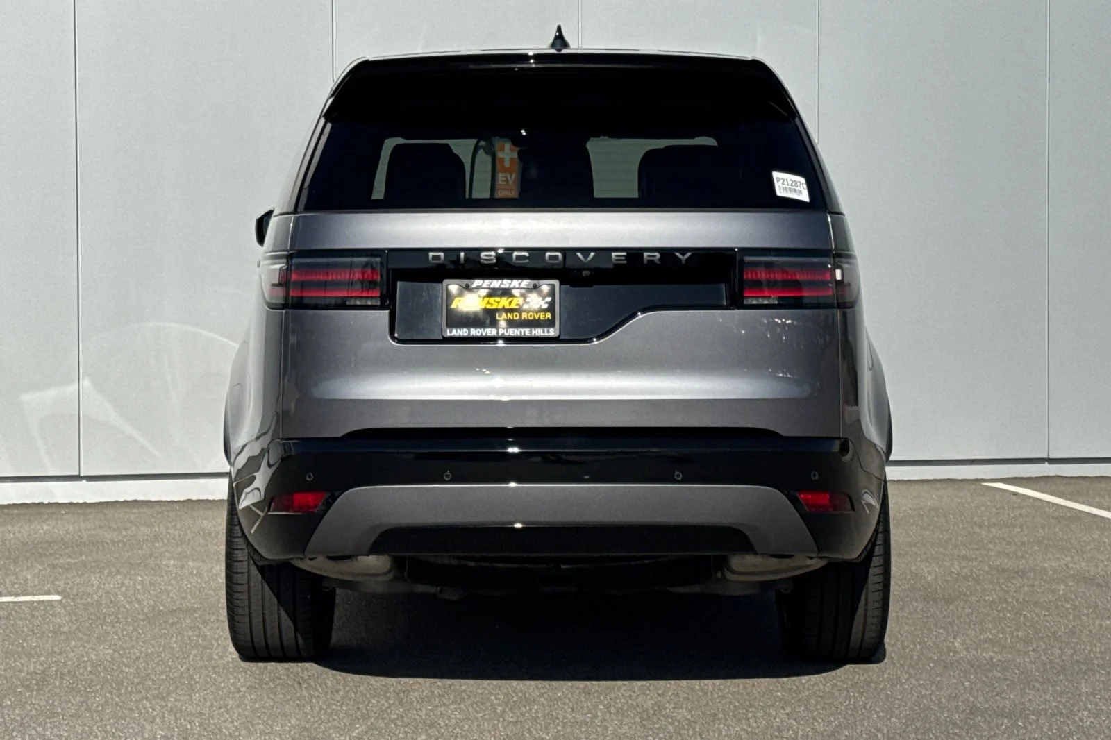 Certified Used 2025 Gray Land Rover Dynamic SE image 4