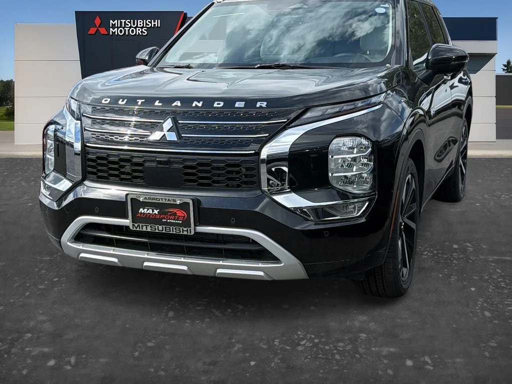New 2025 Black Diamond Mitsubishi SEL image 3
