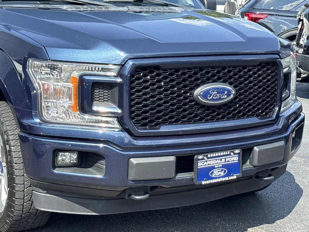 Used 2018 Blue Ford XL image 7