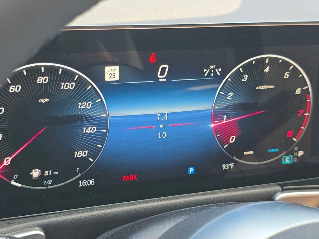 New 2026 Mountain Grey Metallic Mercedes-Benz GLB 250 image 29