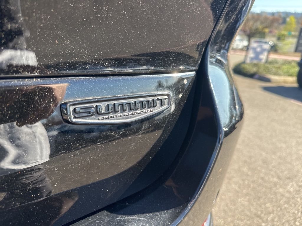 Used 2024 Black Jeep Summit image 10