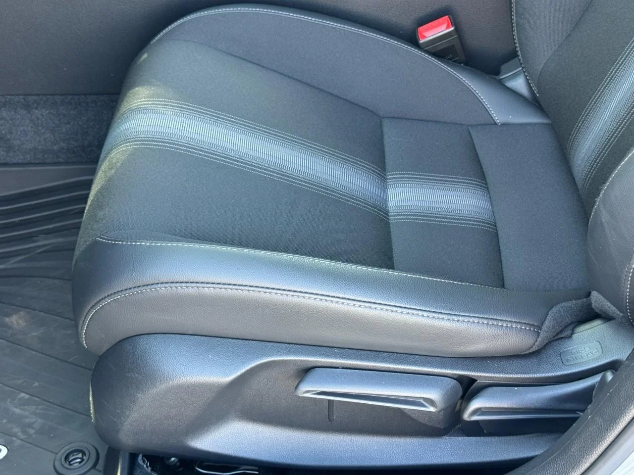 2026 Honda Civic Hatchback Sport - Photo 18