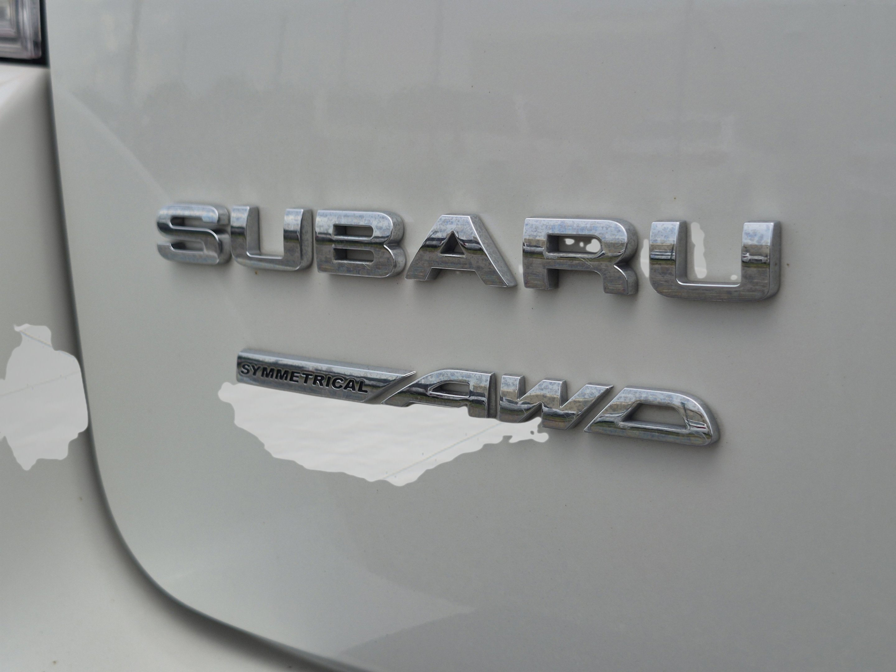 Used 2022 Crystal White Pearl Subaru Limited image 11