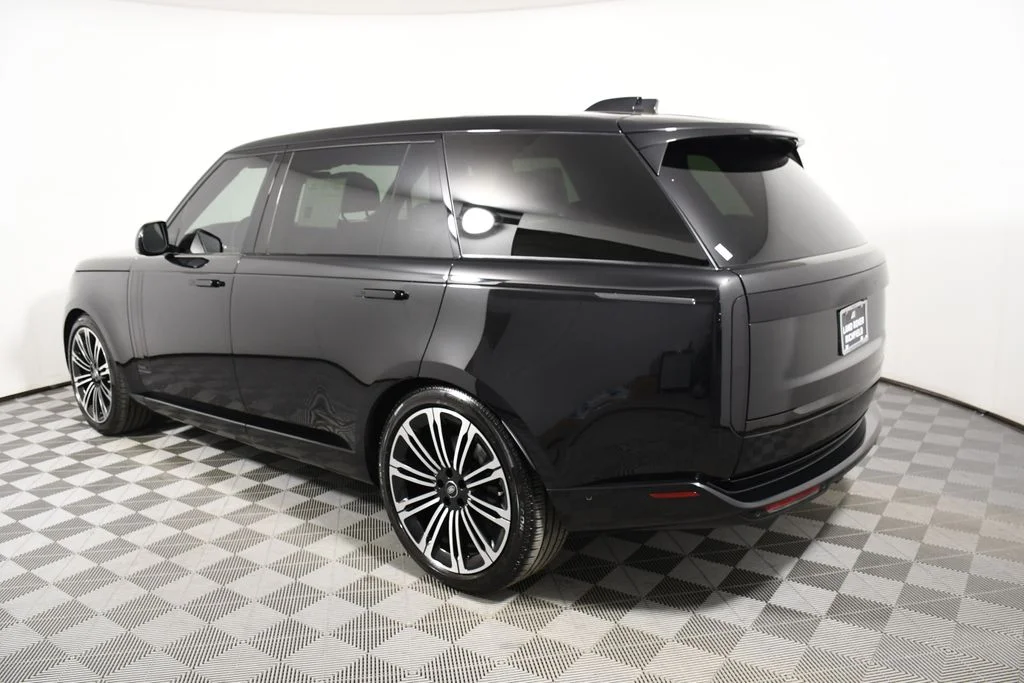 Used 2025 Santorini Black Metallic Land Rover Autobiography image 3
