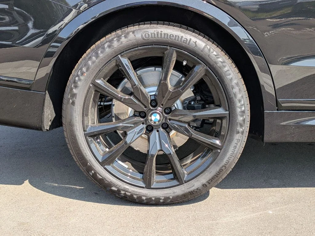 New 2026 Black BMW xDrive40i image 30