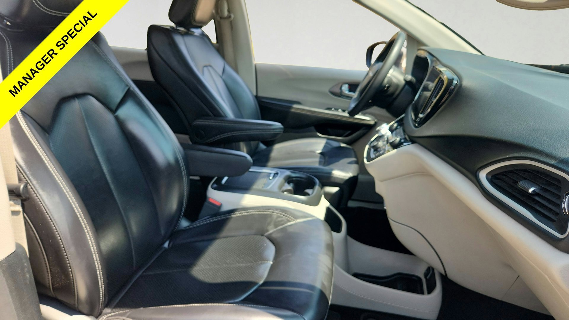 Used 2023 Gray Chrysler Touring L image 23