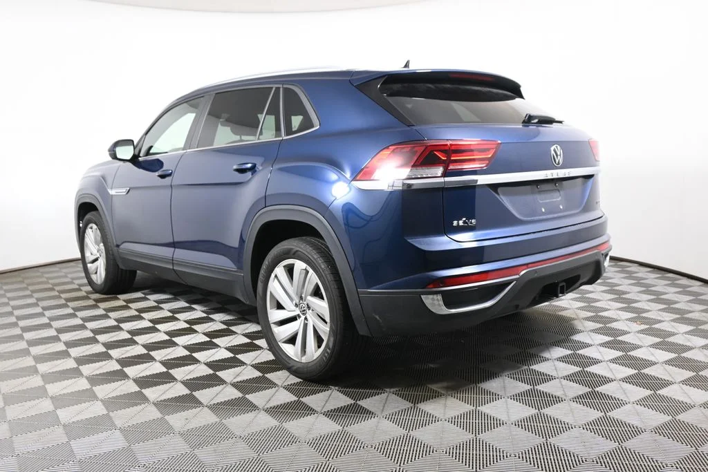 Used 2022 Blue Volkswagen 3.6L V6 SE w/Technology image 5