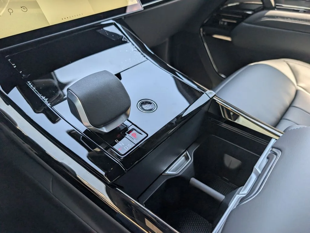 New 2026 Santorini Black Land Rover SE image 18