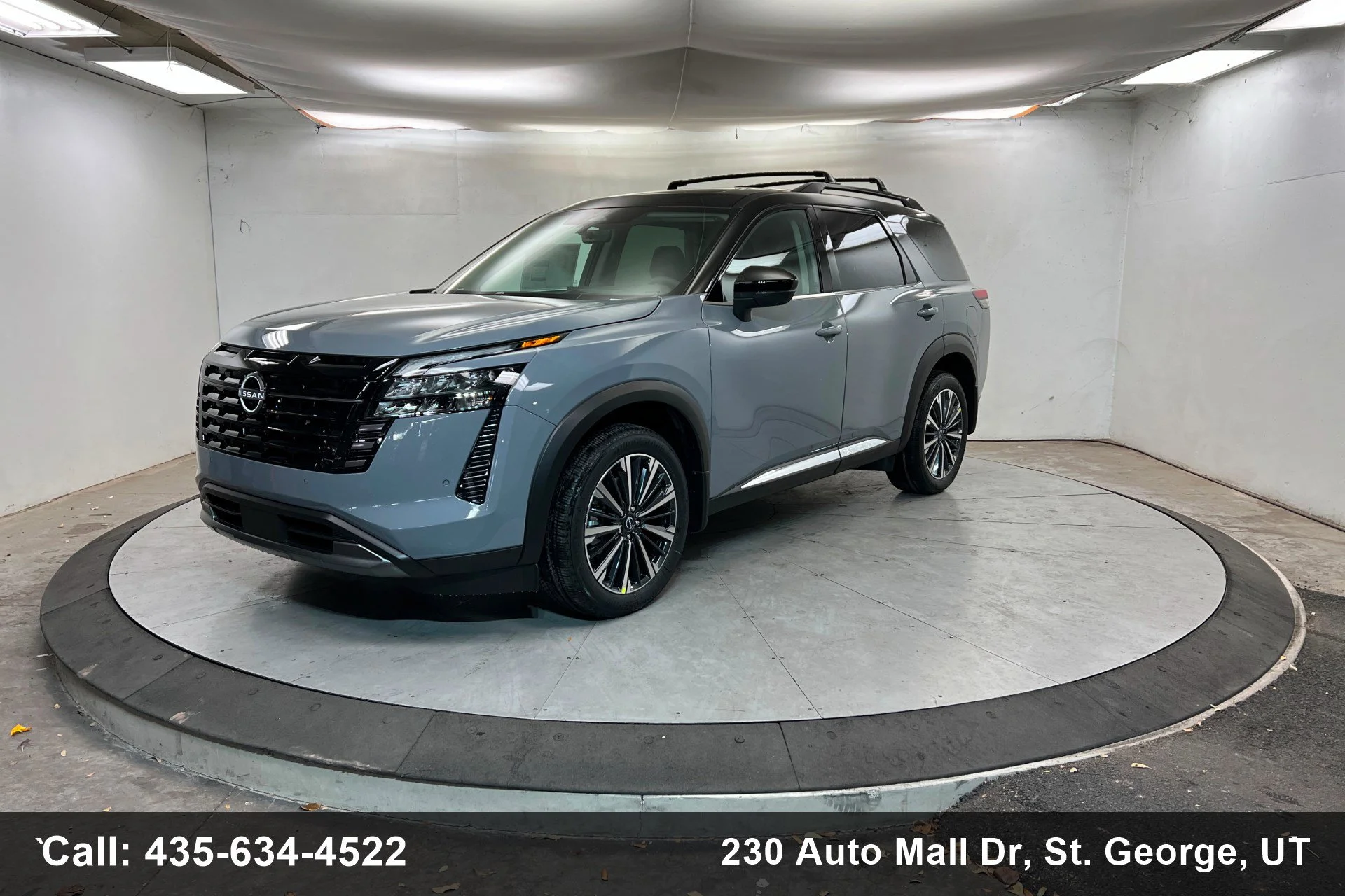2026 Nissan Pathfinder Platinum 4WD's photo