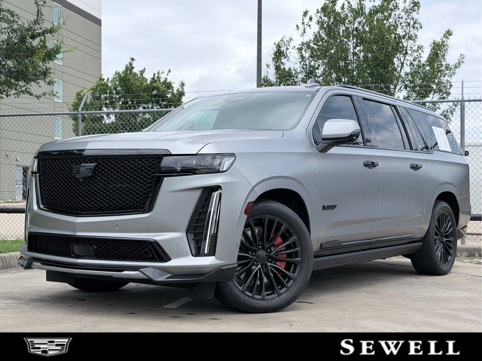 2023 Cadillac Escalade ESV V-Series's photo
