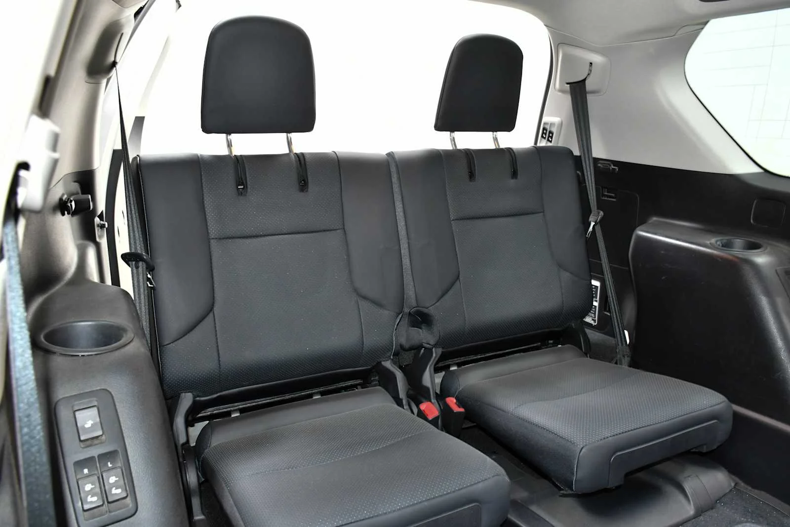 Used 2010 Tungsten Pearl Lexus  image 27