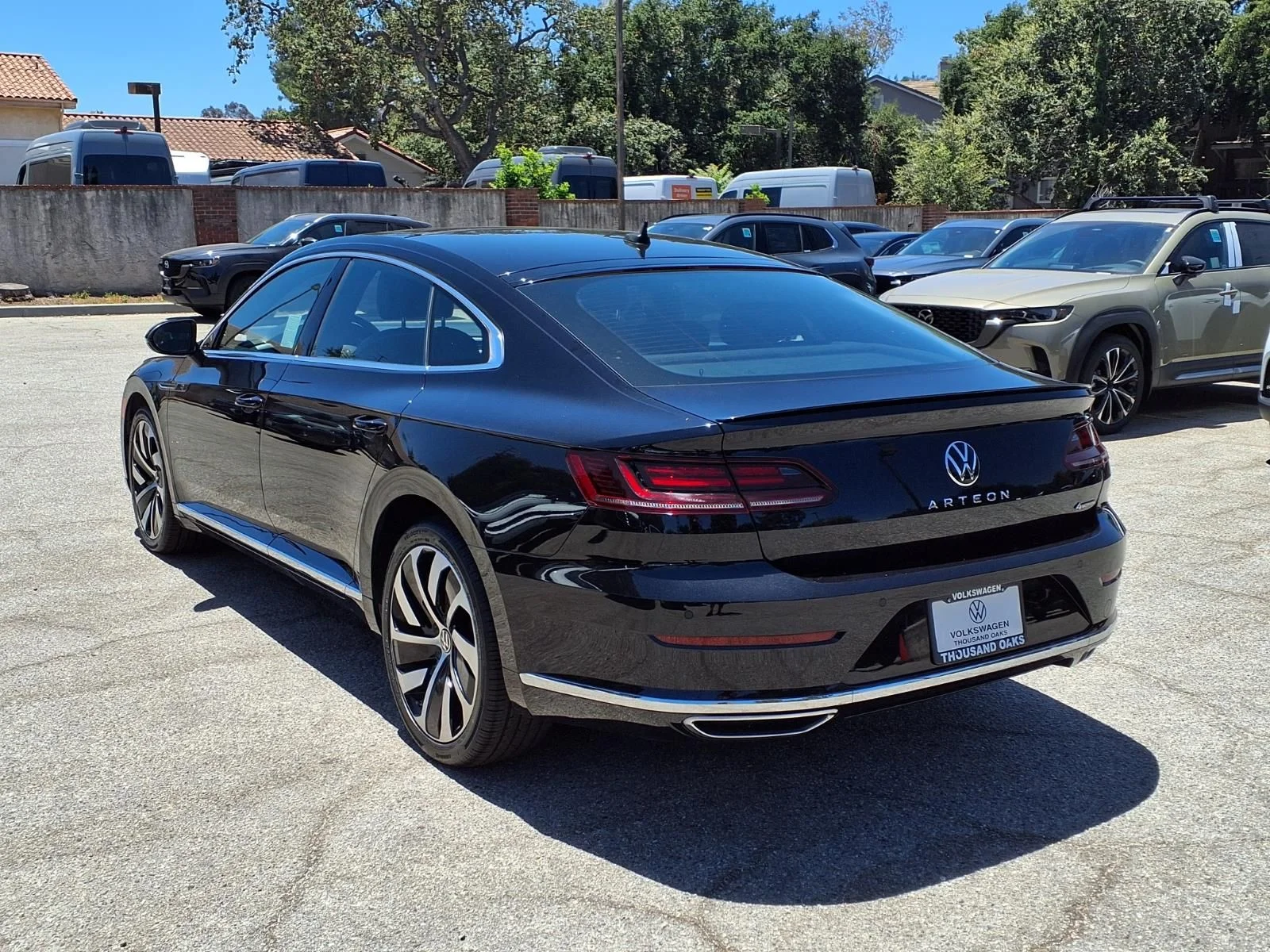 Used 2022 Black Volkswagen 2.0T SEL R-Line image 5