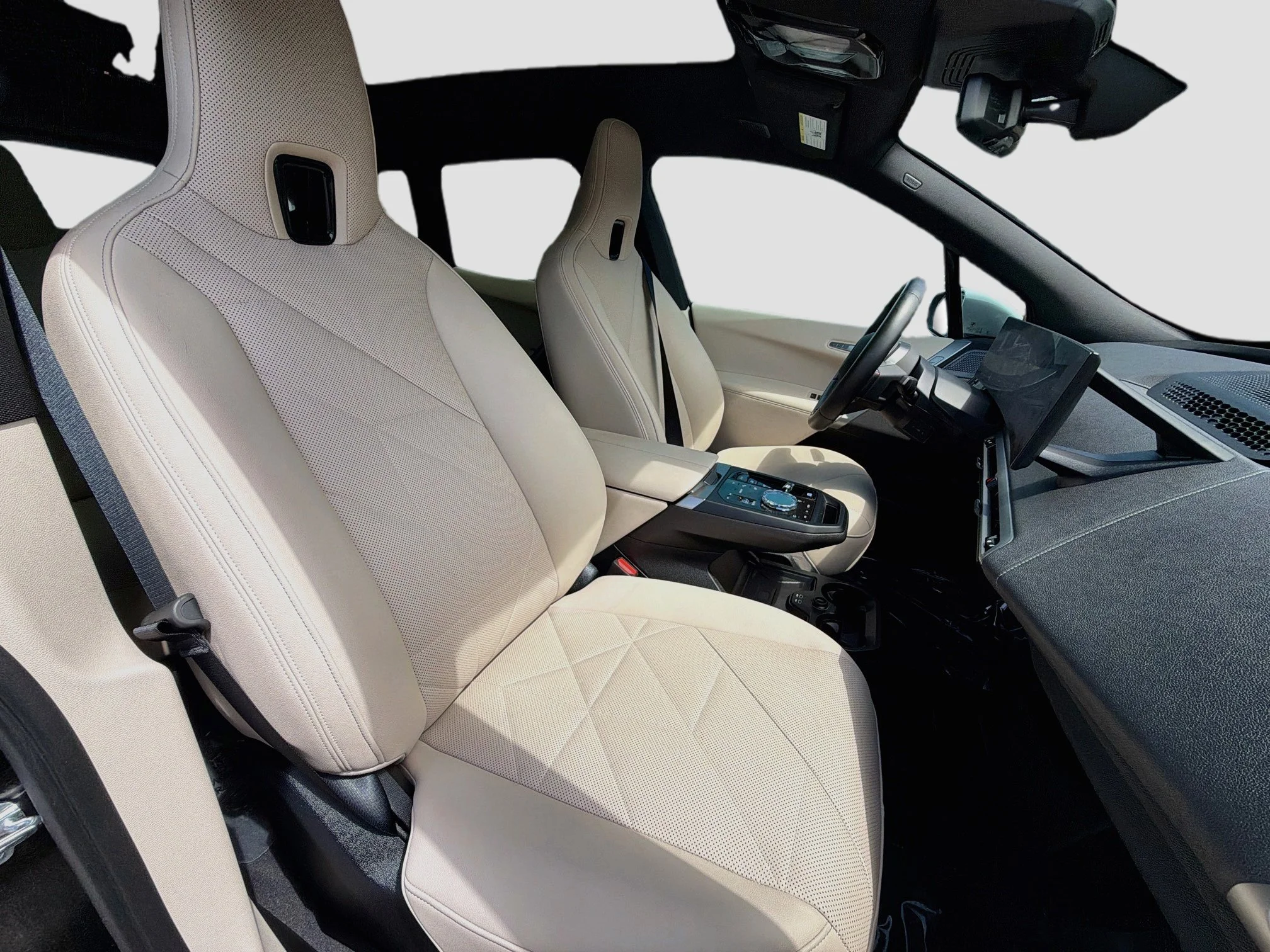 2025 BMW iX M60 - Photo 16
