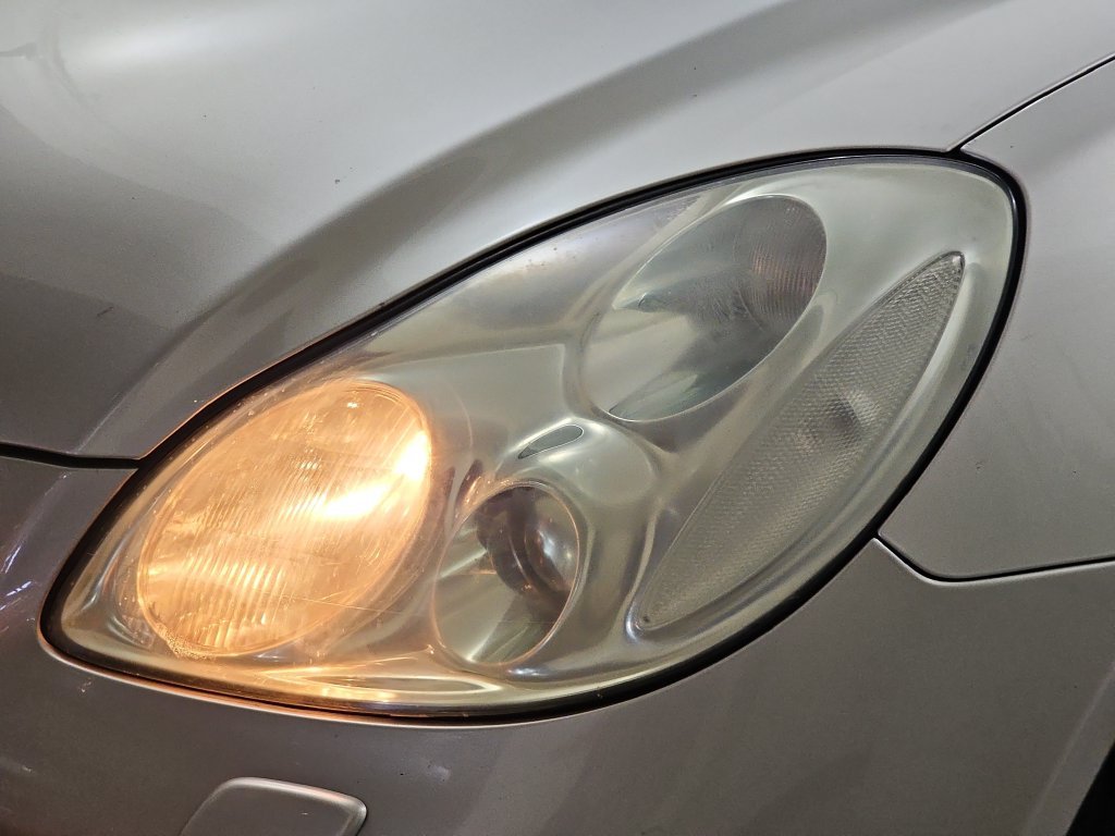 Used 2002 Silver Lexus 430 image 28