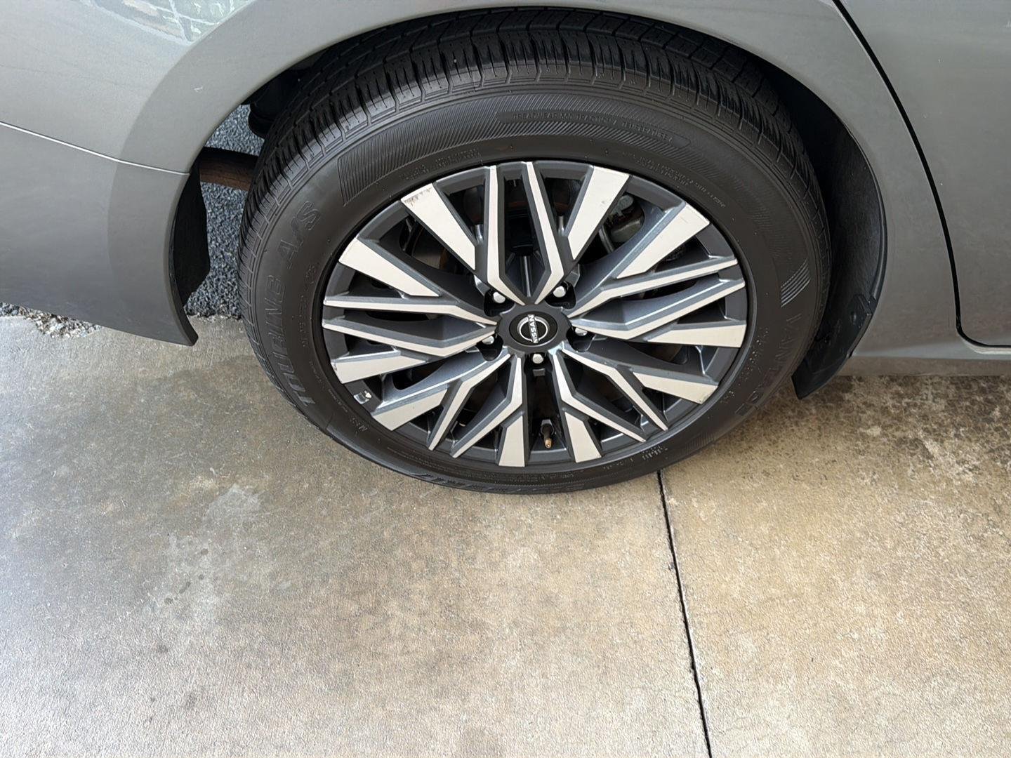 Used 2025 Gun Metallic Nissan SV image 37