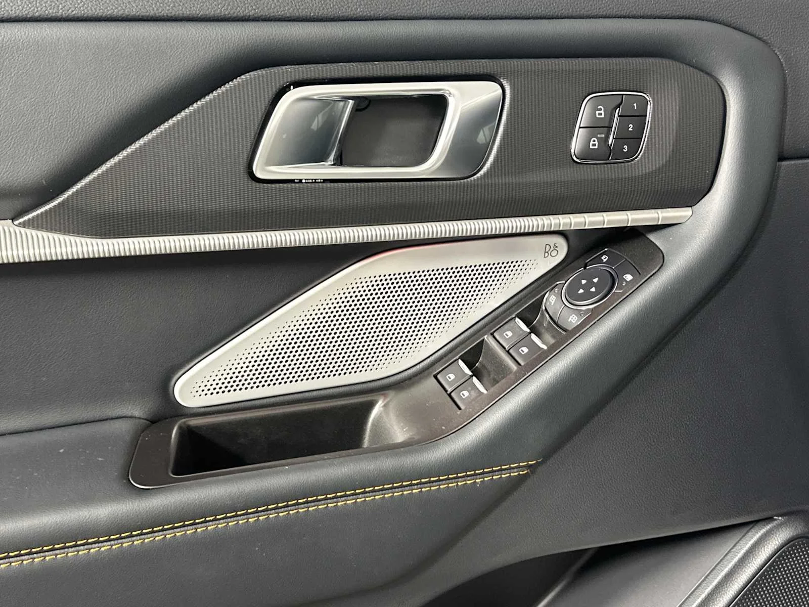 New 2026 Star White Metallic Tri-Coat Ford Tremor image 11