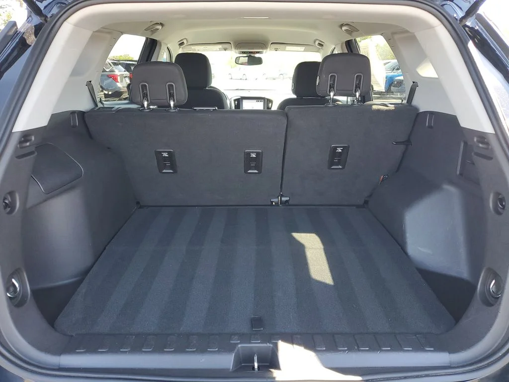 Used 2018 Ebony Twilight Metallic GMC SLE image 28