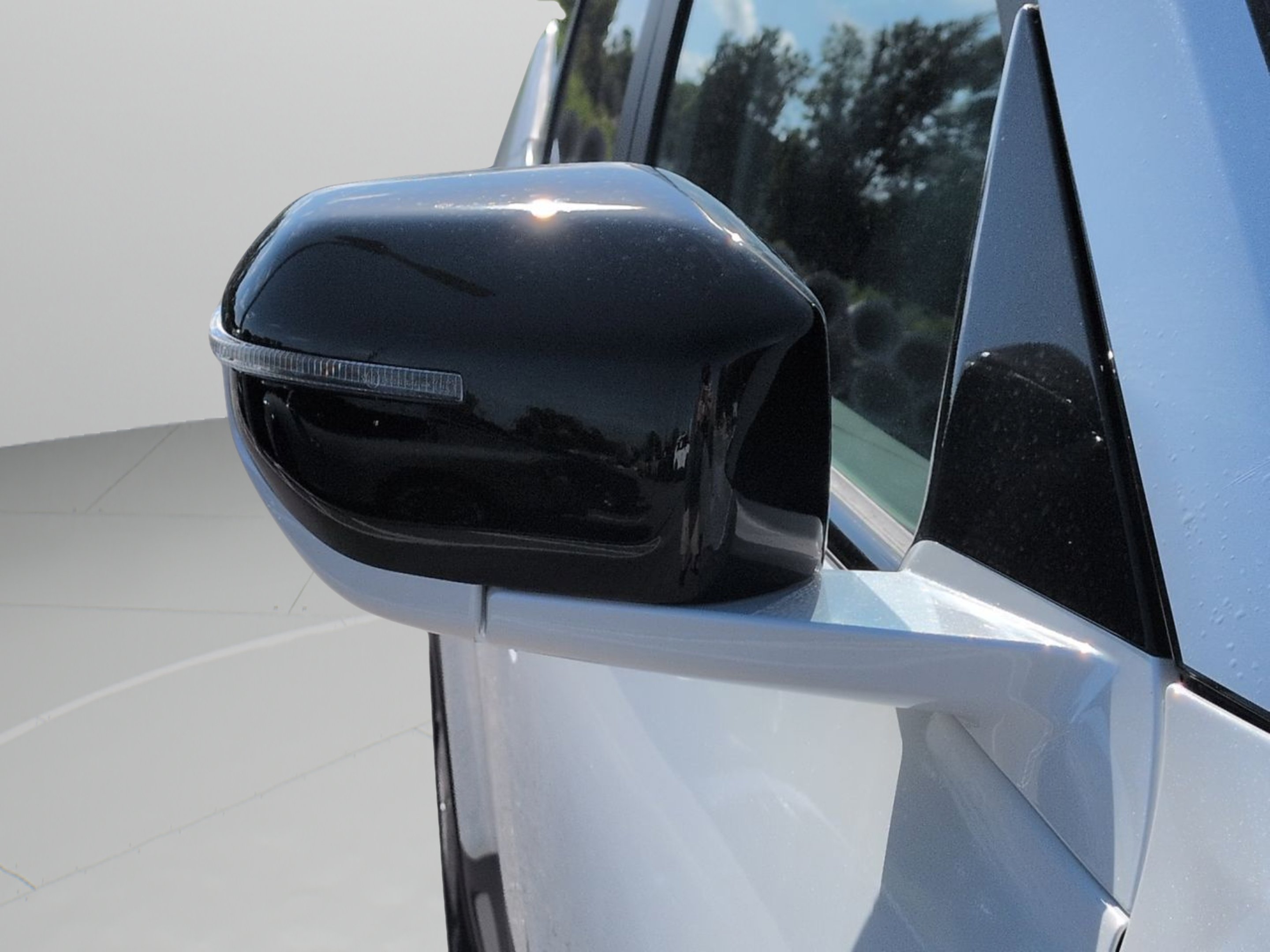 New 2027 Snow White Pearl Kia EX image 39
