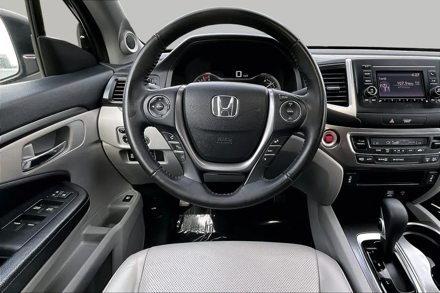 Used 2019 Forest Mist Metallic Honda RTL image 6