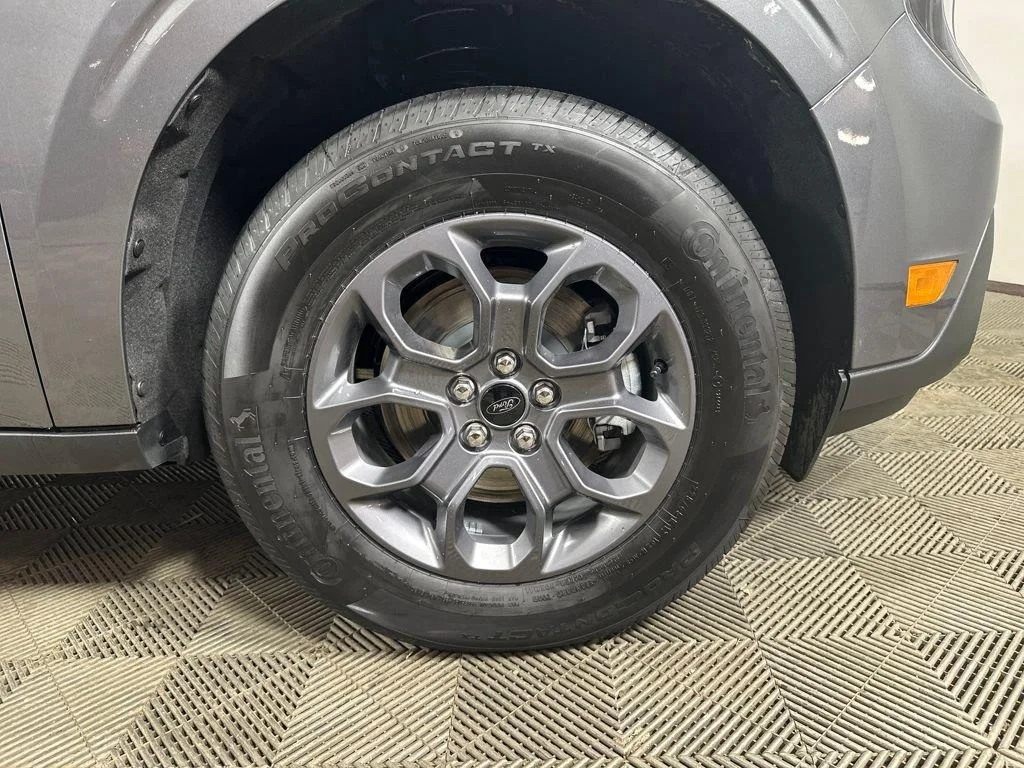 New 2026 Carbonized Gray Metallic Ford XLT image 11