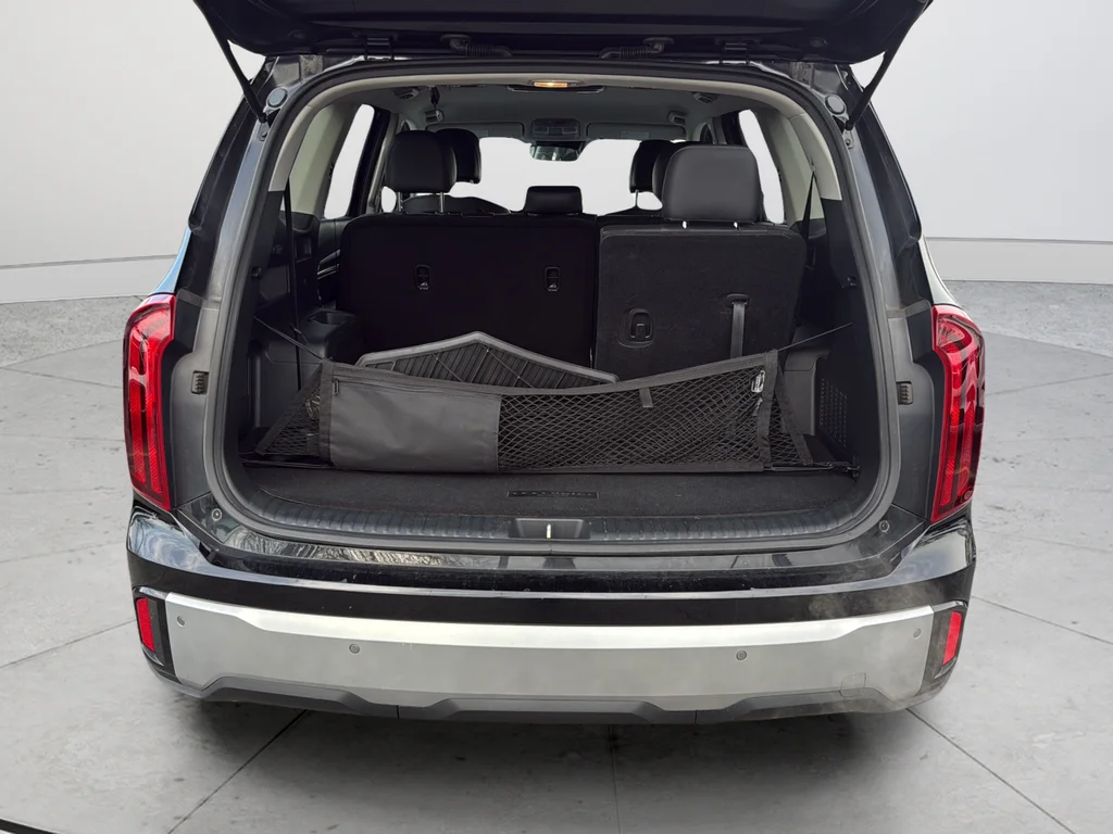 Used 2024 Black Kia LX image 18