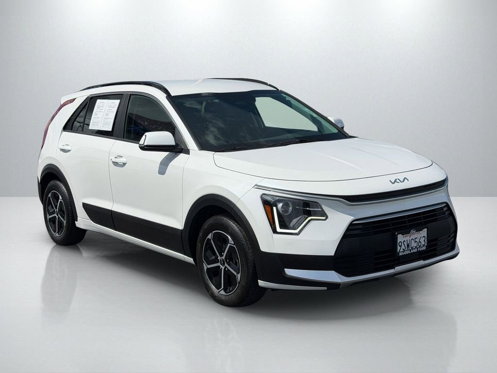 Used 2025 White Kia EX image 2