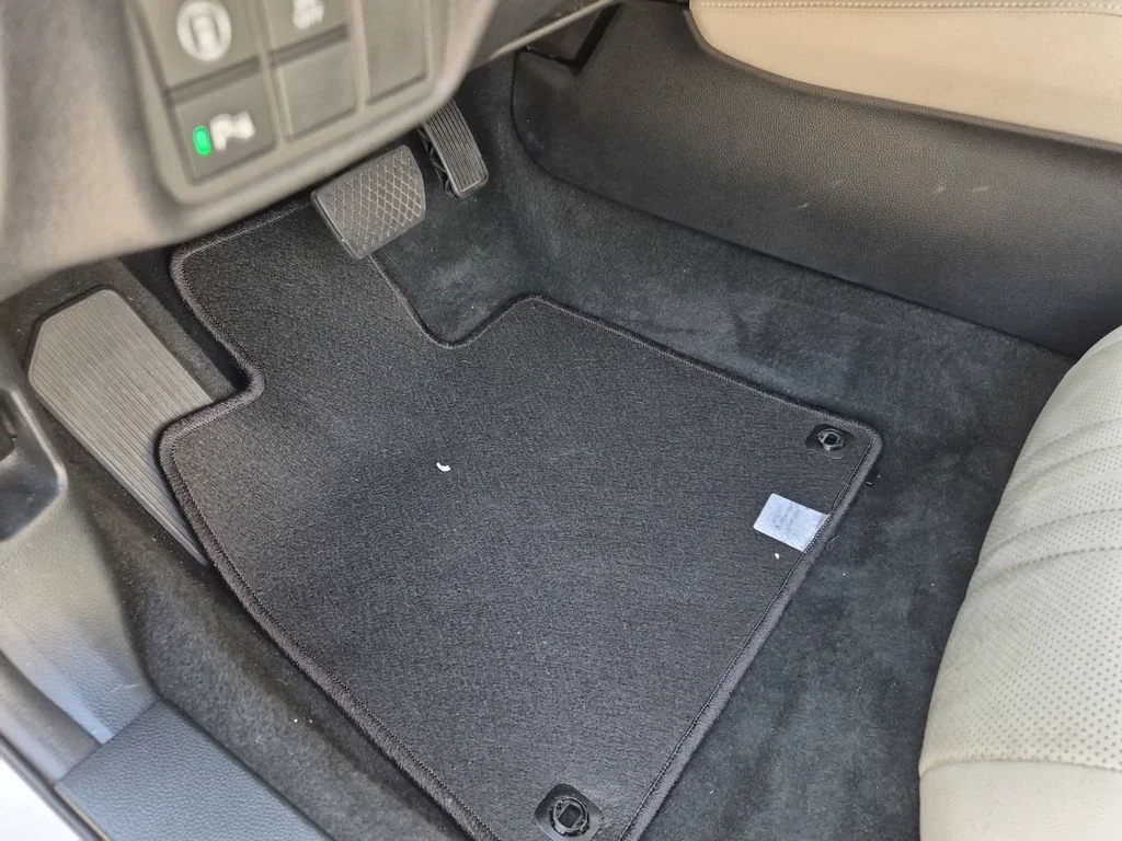 Used 2019  Honda Touring image 21