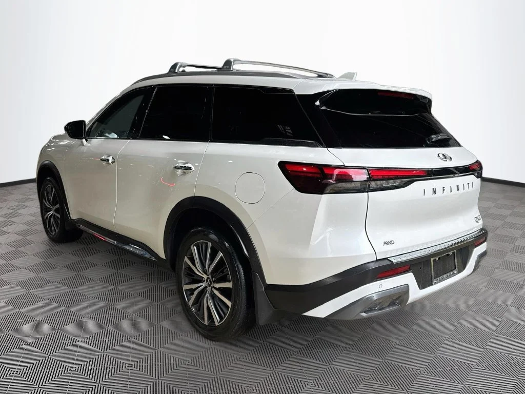 Certified Used 2023 White INFINITI Sensory image 8