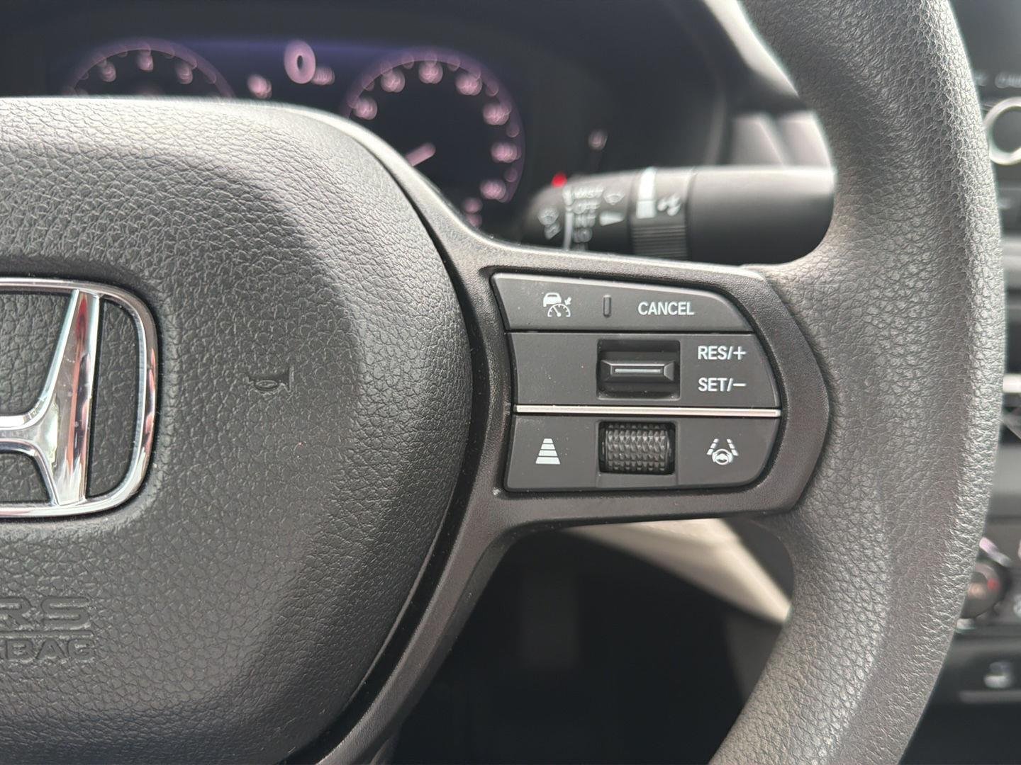 Used 2024 Platinum White Pearl Honda EX image 10