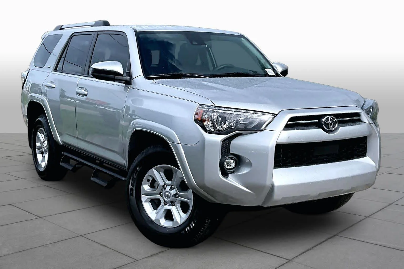 Used 2022 Classic Silver Metallic Toyota SR5 image 3