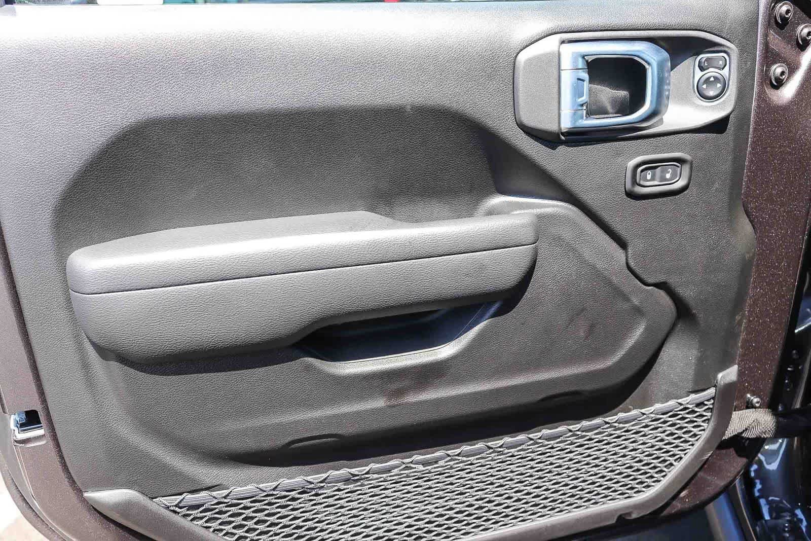 New 2026 Granite Crystal Metallic Clear-Coat Exterior Paint Jeep Willys image 22