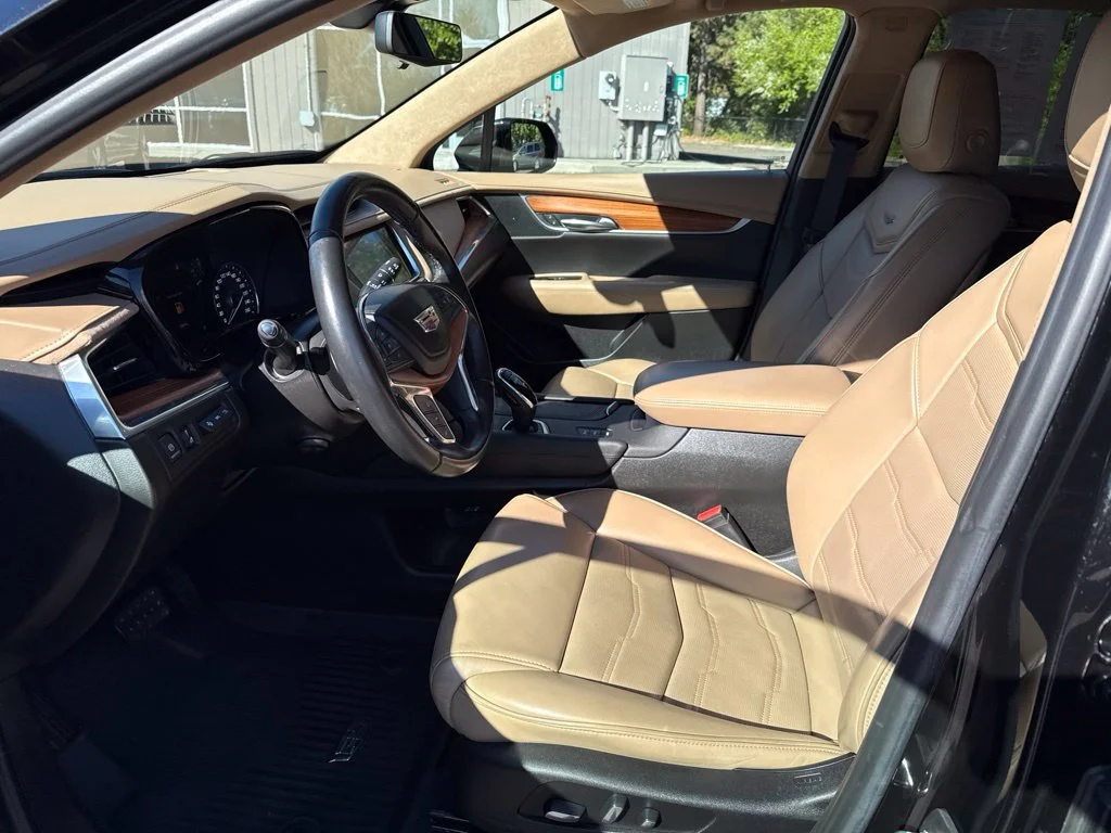 Used 2019 Black Cadillac Platinum AWD image 15