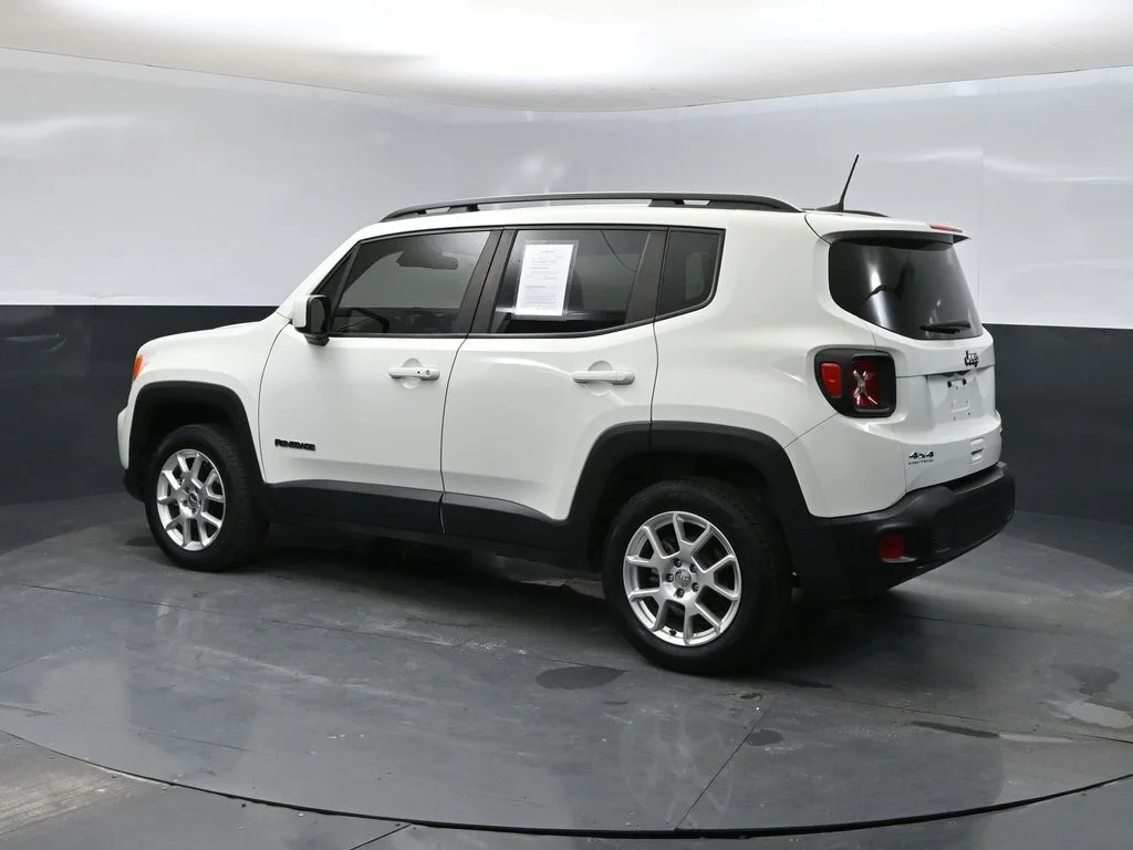 Certified Used 2021 White Jeep Latitude image 5