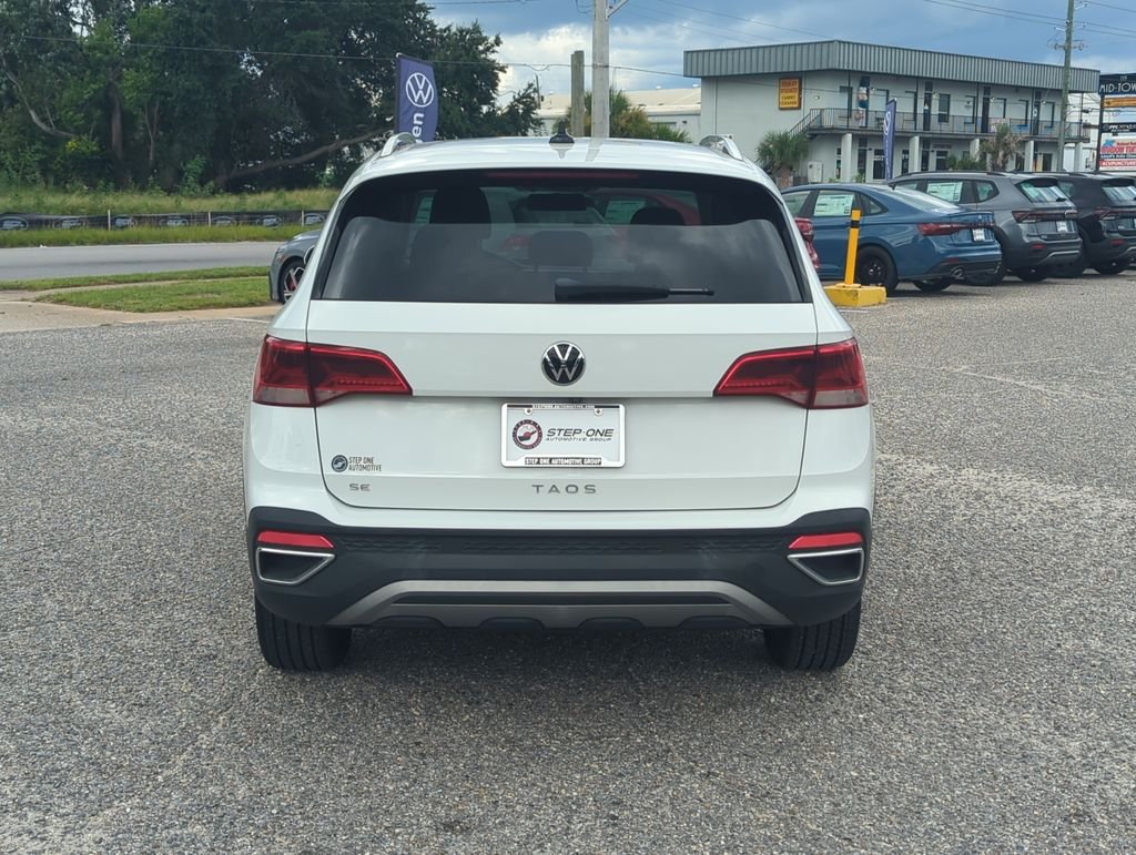 Used 2022 White Volkswagen 1.5T SE image 6