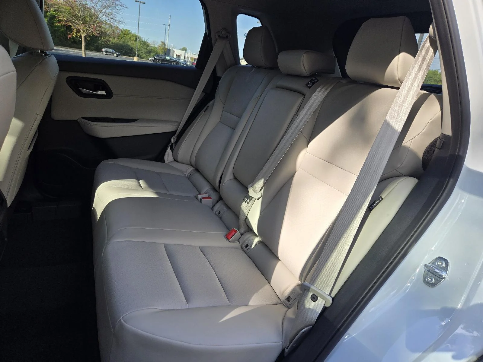 New 2026 Everest White Pearl Tricoat Nissan Dark Armor image 13