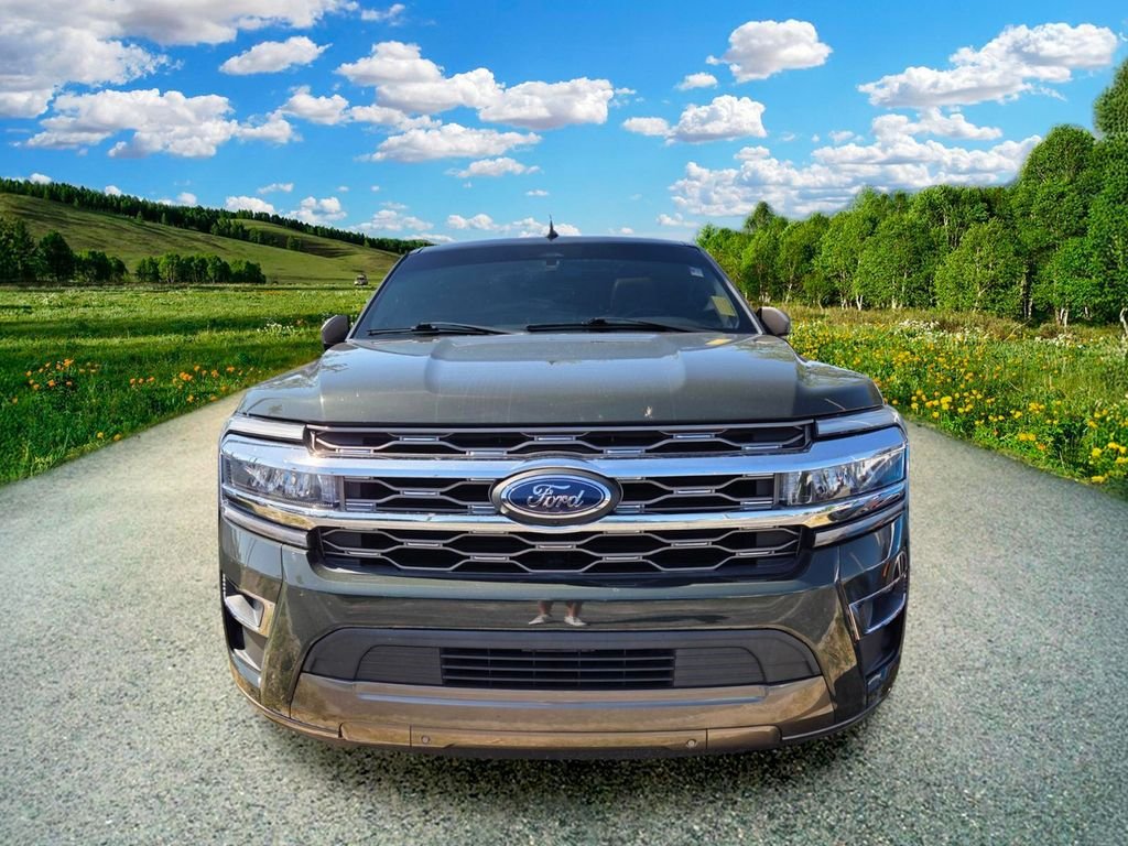 Used 2022 Green Ford King Ranch image 2
