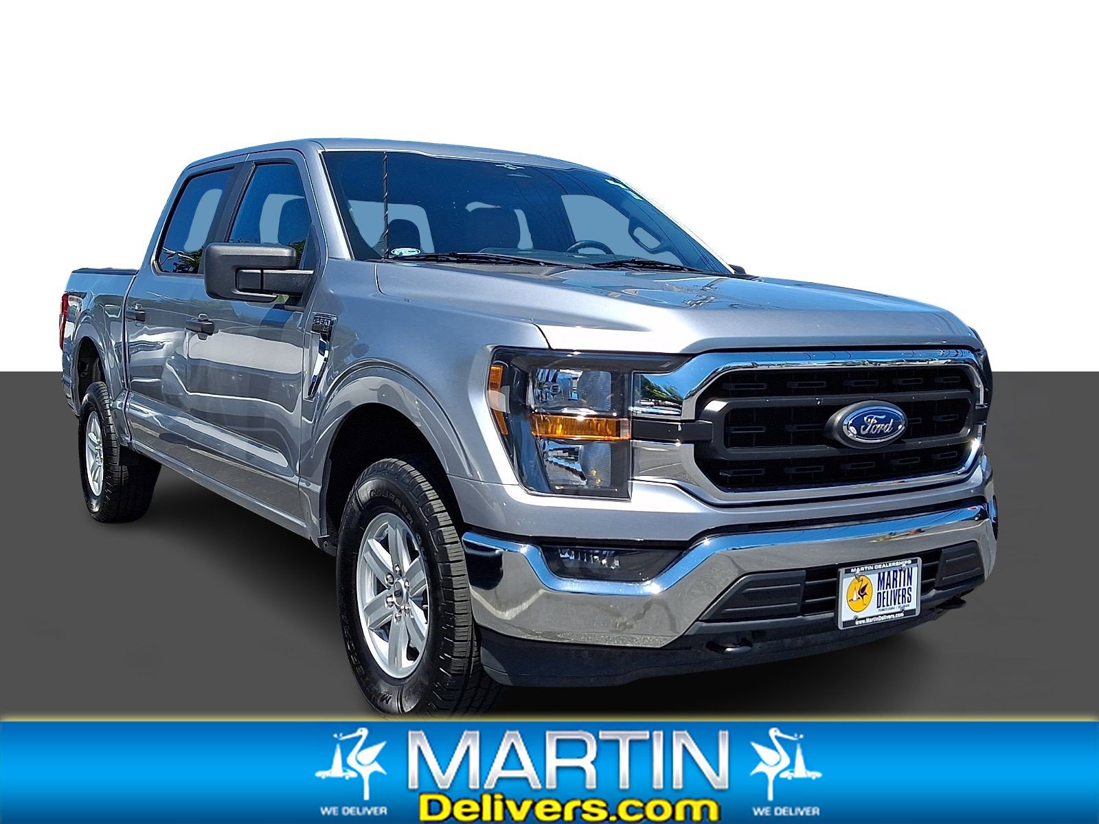 Used 2023 Iconic Silver Metallic Ford XLT image 1