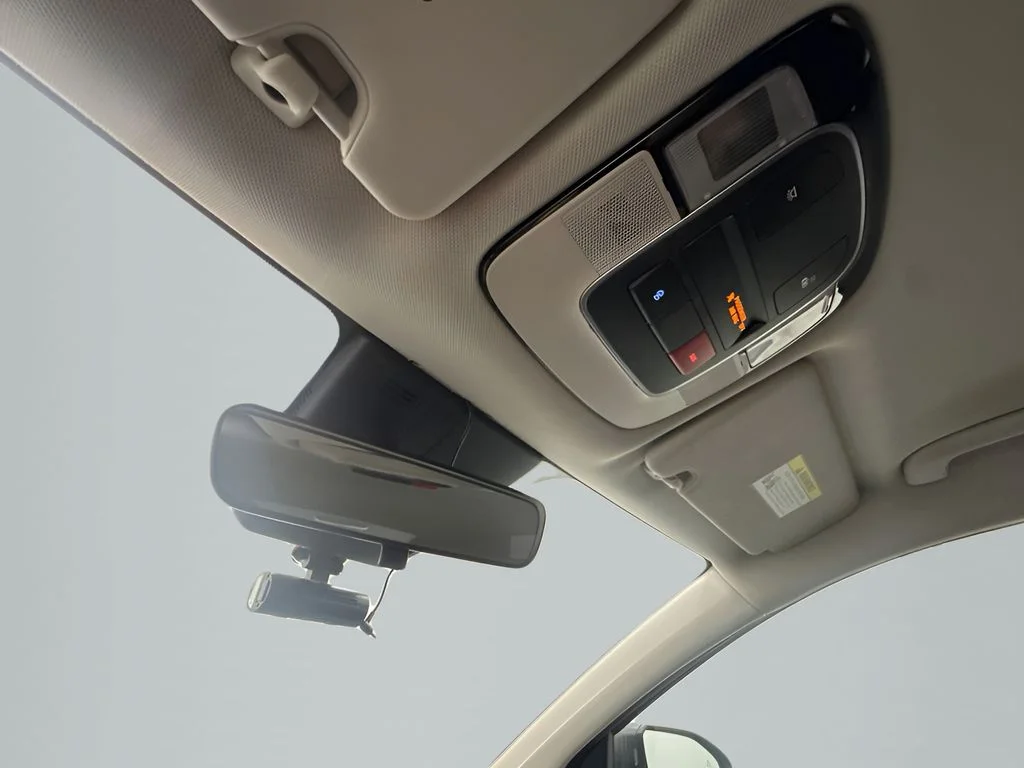 Used 2023 Gray Hyundai SEL image 26