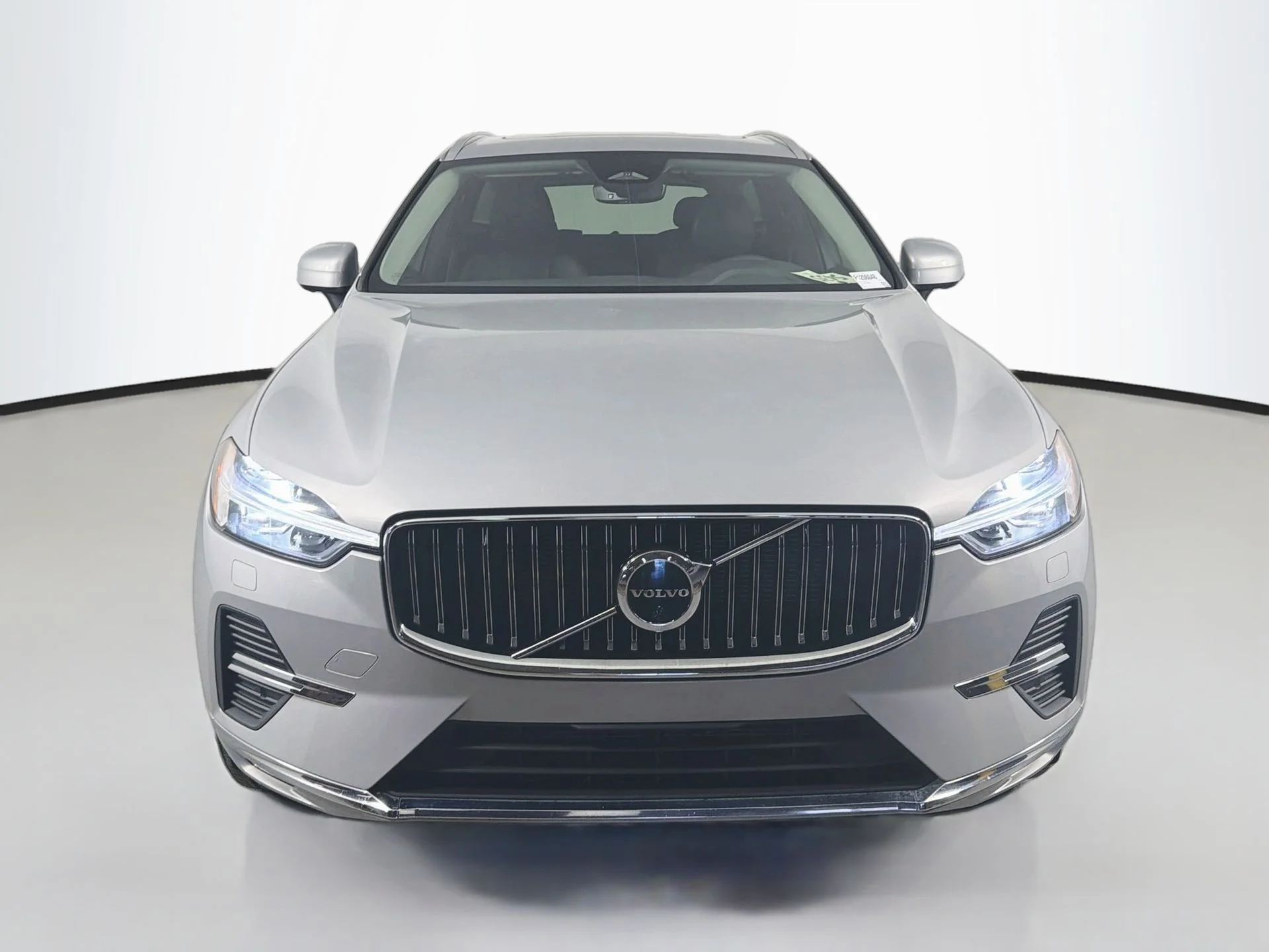 Certified Used 2023 Silver Dawn Volvo Plus image 2