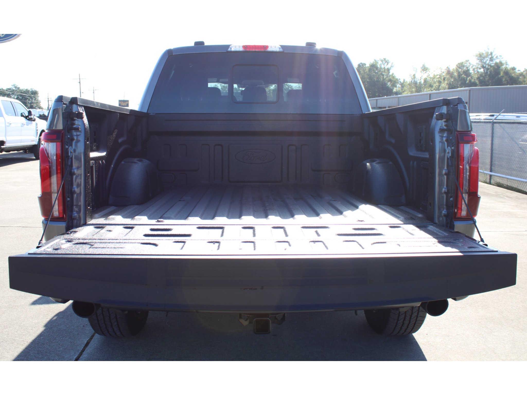 New 2026 Carbonized Gray Metallic Ford LARIAT image 24