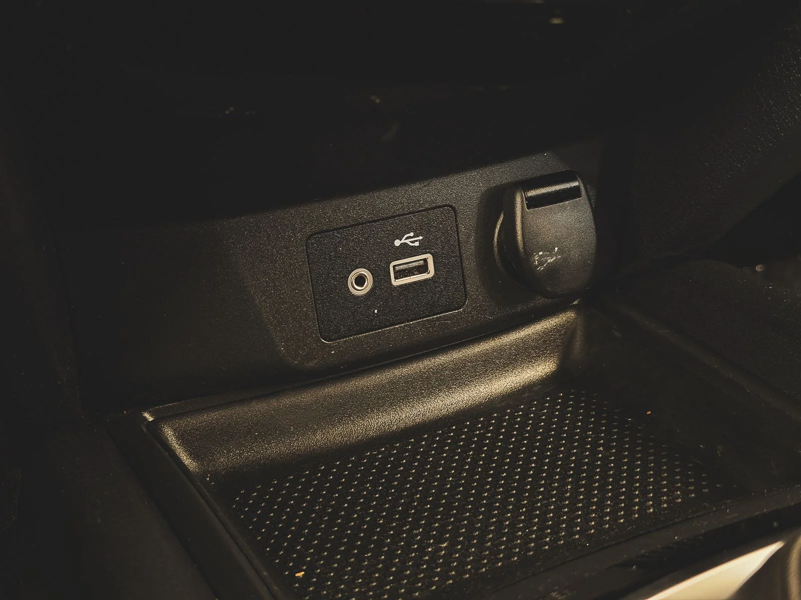 Used 2020 Magnetic Black Pearl Nissan SV image 29