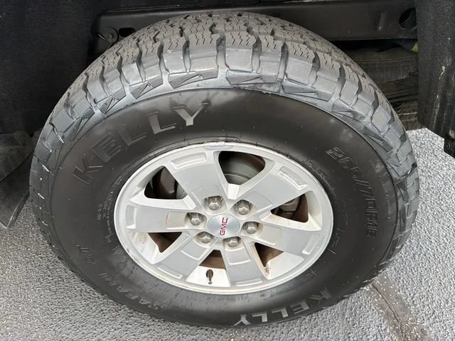 Used 2018 QUICKSILVER METALLIC GMC 2WD image 19