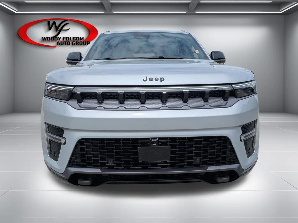 New 2026 Silver-Zynith Exterior Paint Jeep Limited Reserve image 12