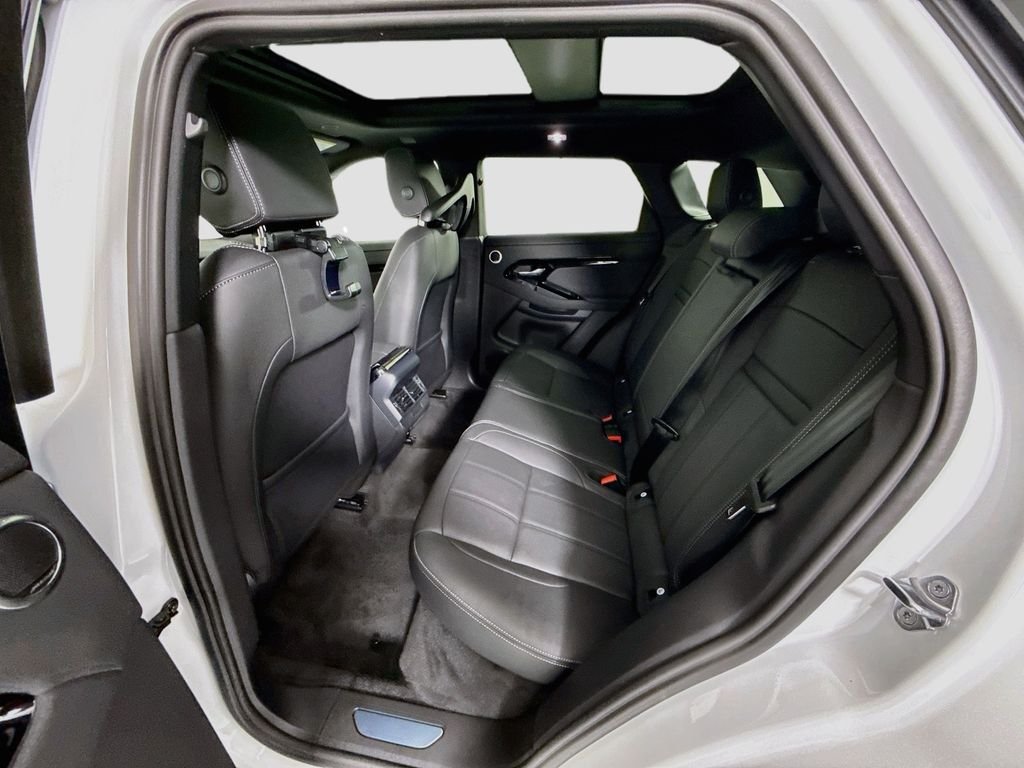 New 2026 Fuji White Land Rover Hoxton Edition image 23